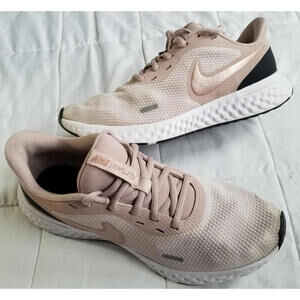 Nike Women's Revolution 5 Barely Rose - Size 8 - BQ3207-600 Pink Running Shoe